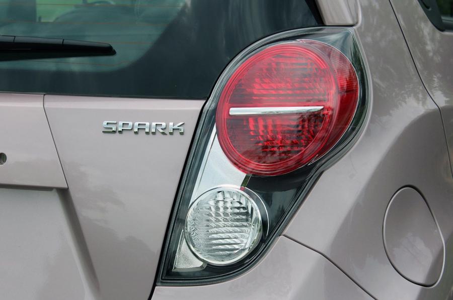  Chevrolet Spark 2013 года  (фото 38 из 204)
